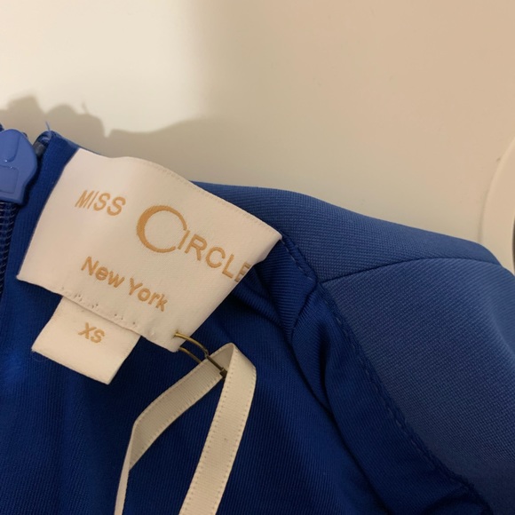 Bossy Deep V Cut Out Stretch Crepe Jumpsuit - Picture 3 of 4